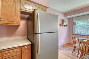 7645 S Mission Dr, Franklin, WI 53132 - Photo 10