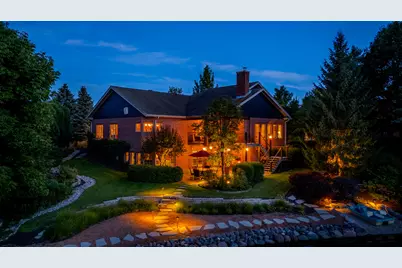 3520  Pleasant Ln, Racine, WI 53405 - Photo 2