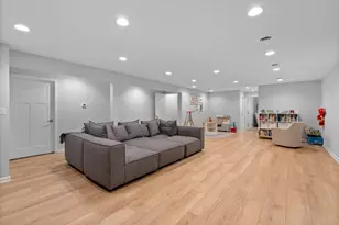 10190 S Woodside Ct, Franklin, WI 53132 - Photo 28