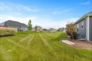 10190 S Woodside Ct, Franklin, WI 53132 - Photo 40