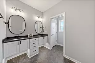 10190 S Woodside Ct, Franklin, WI 53132 - Photo 20