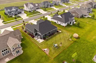 10190 S Woodside Ct, Franklin, WI 53132 - Photo 42