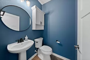 10190 S Woodside Ct, Franklin, WI 53132 - Photo 12