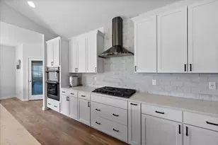 10190 S Woodside Ct, Franklin, WI 53132 - Photo 4