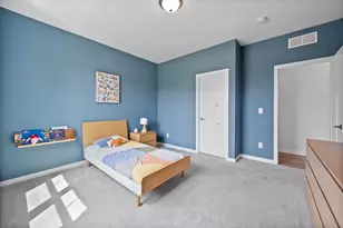 10190 S Woodside Ct, Franklin, WI 53132 - Photo 26