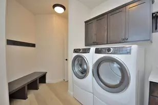 8211 W Skylark Dr, Mequon, WI 53097 - Photo 20