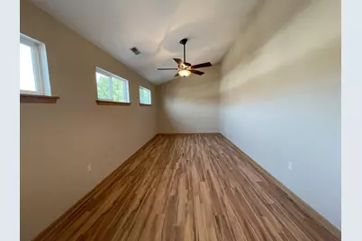 921  Village Center Dr #203, Racine, WI 53406 - Photo 4