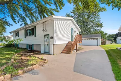346 W Bell St, Neenah, WI 54956 - Photo 1