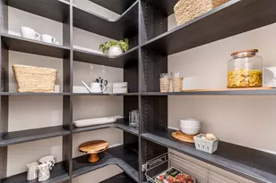 N66W21277 Sagebrush Dr, Menomonee Falls, WI 53051 - Photo 10