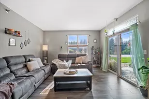 6995 S Riverwood Blvd, Franklin, WI 53132 - Photo 4