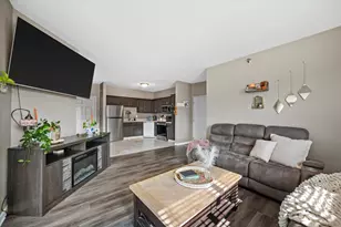 6995 S Riverwood Blvd, Franklin, WI 53132 - Photo 6