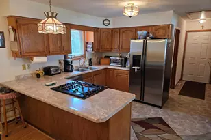 4131 Maple Dr, Delavan, WI 53115 - Photo 8