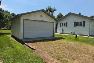 4131 Maple Dr, Delavan, WI 53115 - Photo 2