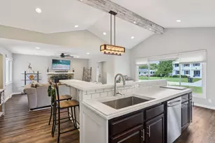 4123 W Mary Ann Dr, Franklin, WI 53132 - Photo 14