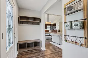 4123 W Mary Ann Dr, Franklin, WI 53132 - Photo 2