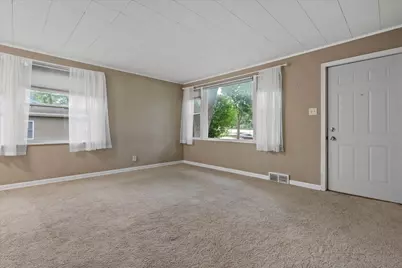 5006 N Port Washington Rd, Glendale, WI 53217 - Photo 12