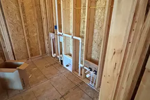 W207N5766 Muirfield Dr, Menomonee Falls, WI 53051 - Photo 4