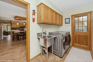 7967 S 67th St, Franklin, WI 53132 - Photo 8