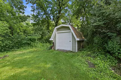 8020  Ridgeway Dr, Burlington, WI 53105 - Photo 32