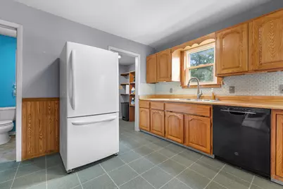 8020  Ridgeway Dr, Burlington, WI 53105 - Photo 12