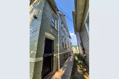 2519 N 35th St, Milwaukee, WI 53210 - Photo 4