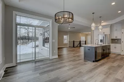 512  Pioneer Ct, Dousman, WI 53118 - Photo 8