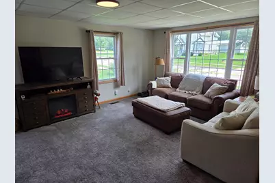 193  Martin St, Sharon, WI 53585 - Photo 10