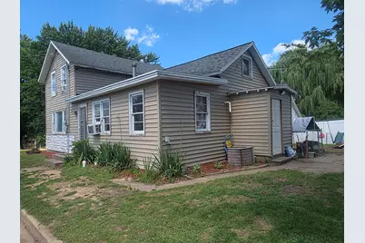 204 NE 2nd St, Black River Falls, WI 54615 - Photo 4