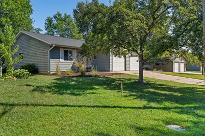 1125  Schafer Dr, Onalaska, WI 54650 - Photo 2