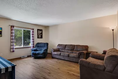 1125  Schafer Dr, Onalaska, WI 54650 - Photo 4