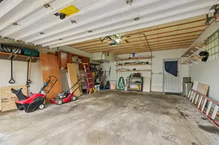 9707 W Metcalf Pl, Milwaukee, WI 53222 - Photo 32