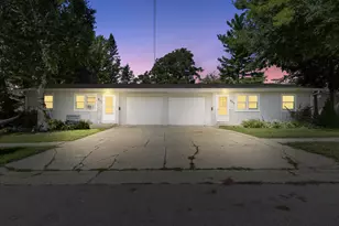 517 4th St, Hartford, WI 53027 - Photo 1