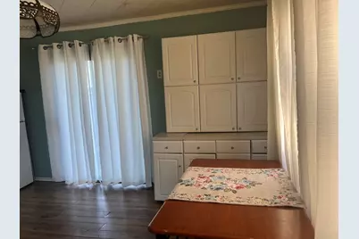 956  Circle Dr, Manitowoc, WI 54220 - Photo 8