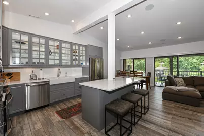 31  Abbey Villa Cir #D, Fontana, WI 53125 - Photo 8