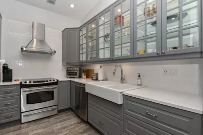 31  Abbey Villa Cir #D, Fontana, WI 53125 - Photo 10