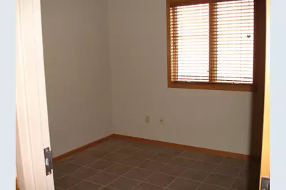 555  Braund St, Onalaska, WI 54650 - Photo 6