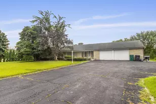 N69W15889 Eileen Ave, Menomonee Falls, WI 53051 - Photo 2