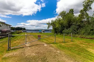 N20W28282 Oakton Rd, Delafield, WI 53072 - Photo 36