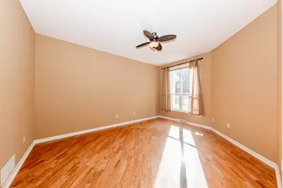 14128 W Waterford Square Dr, New Berlin, WI 53151 - Photo 8