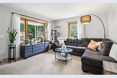 465  Hawthorn St, Burlington, WI 53105 - Photo 2