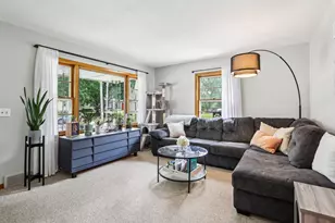 465 Hawthorn St, Burlington, WI 53105 - Photo 2