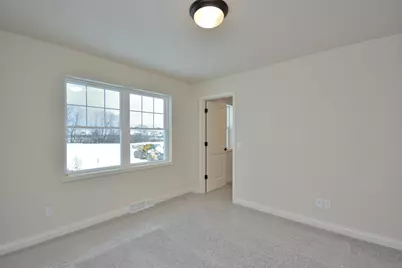 8191  Skylark Ct, Mequon, WI 53097 - Photo 16