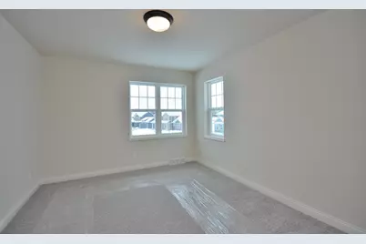 8191  Skylark Ct, Mequon, WI 53097 - Photo 20