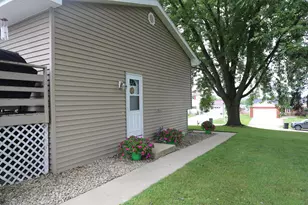 907 S University Ave, Beaver Dam, WI 53916 - Photo 36