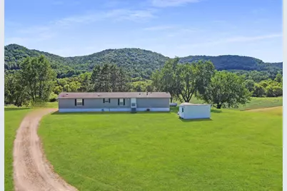 E2817 S Creek Rd, Genoa, WI 54624 - Photo 2