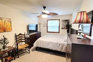 1021 Prairie Dr, Racine, WI 53406 - Photo 10