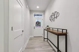 405 Falcon Ridge Dr, Burlington, WI 53105 - Photo 2