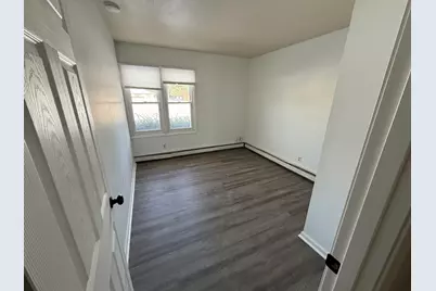 447  Merton Ave, Hartland, WI 53029 - Photo 4