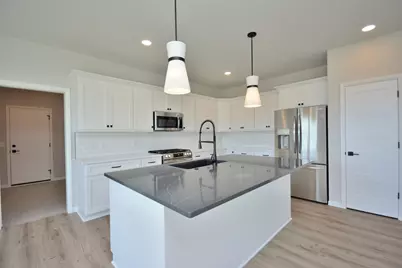 W199N5322  Ponderosa Ct, Menomonee Falls, WI 53051 - Photo 12