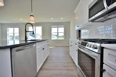 W199N5322  Ponderosa Ct, Menomonee Falls, WI 53051 - Photo 16